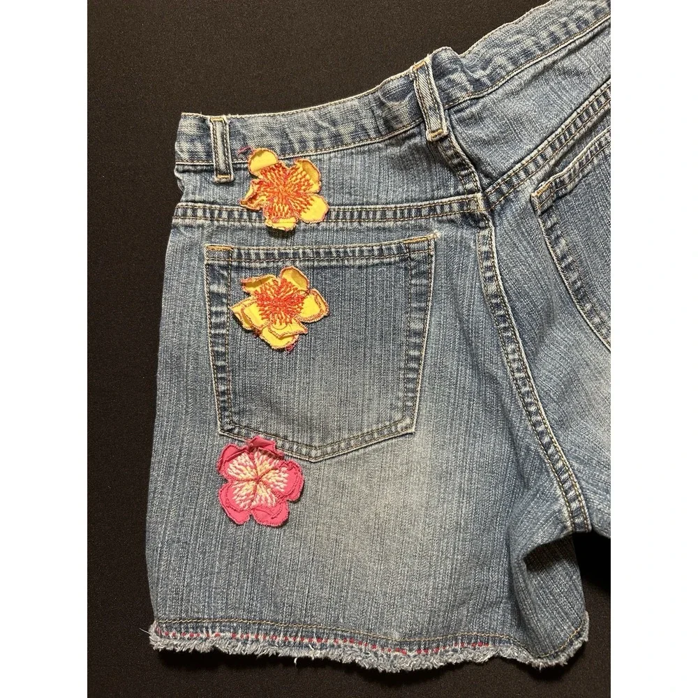 GAP Girls Size 14 Denim Shorts Floral Applique Embroidered Frayed Hem Y2K Boho